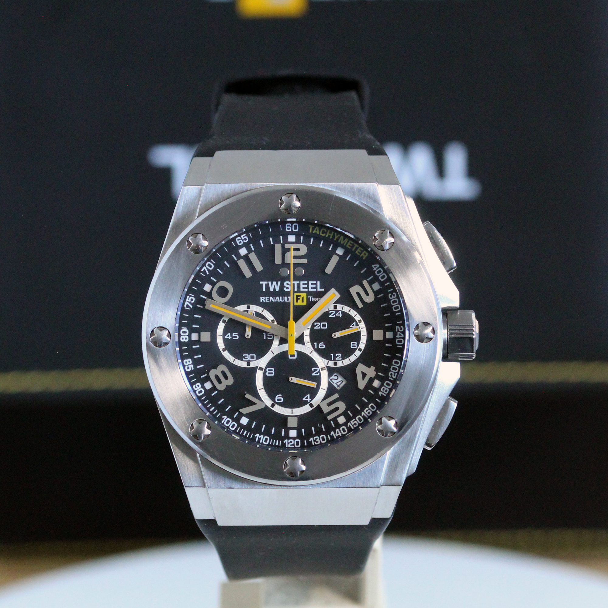 TW Steel Renault F1 Special TW681 Discontinued New battery Box Booklet TW Steel Renault F1 Special TW681 Discontinued New battery Box Booklet